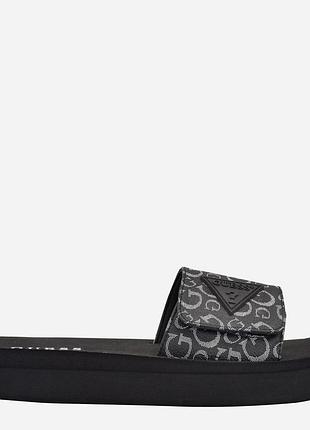 Шльопанці guess