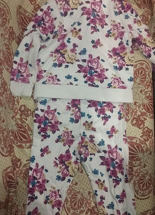 Костюмчик девчонок 3-4 года