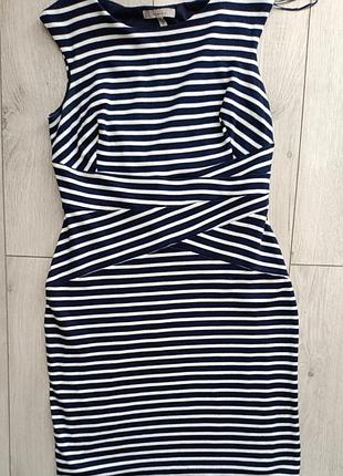 Трикотажное платье в белую и синюю полоску без рукавов платье с драпировкой