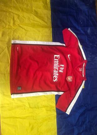 Футбольная футболка команды арсенал