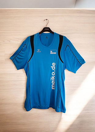 Спортивная эластичная футболка увеличенного размера