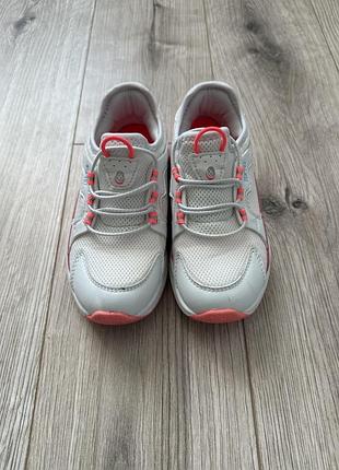 Кросівки для дівчинки 4