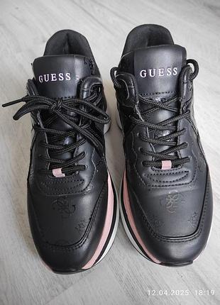 Кроссівки  жіночі guess
