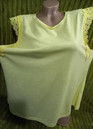 Желтая с кружевом футболка.20р,пог65см