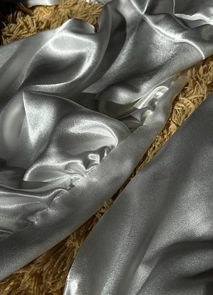 Шовкова міні-сукня з об’ємними рукавами, неймовірно перлинно-білого кольору