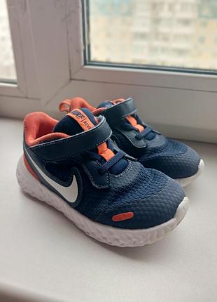 Кросівки nike 26 розмір, вся устілки 16.5 см