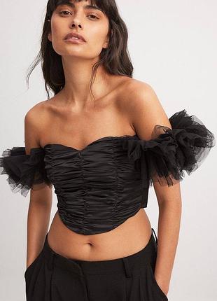 Атласный корсет с рукавами-буфами