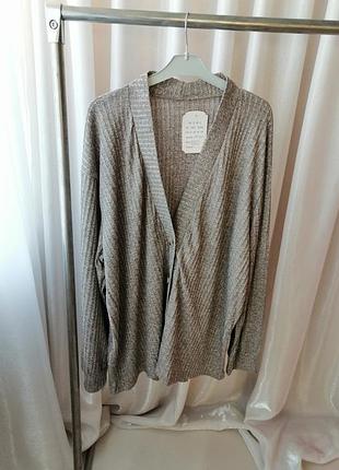 В'язаний кардиган оверсайз  з люрексом  з акцентними гудзиками , етикеток зі складом тканин на вироб