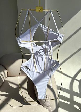 Слитный купальник с вырезами, цельный купальник открытая спина, купальник с вырезом на гру...