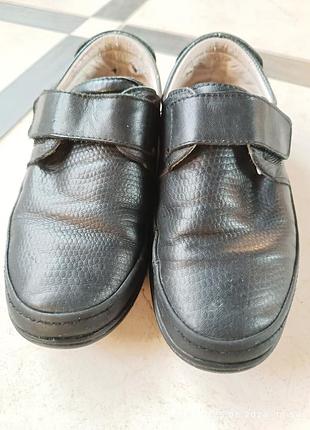 Продам туфлі-макасини шкіряні для хлопчика 35р