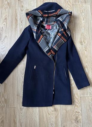 Пальто жіноче