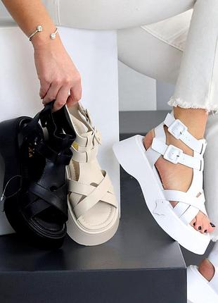 Босоножки кожаные