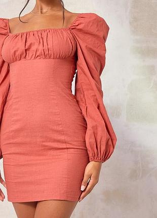 Коралова сукня