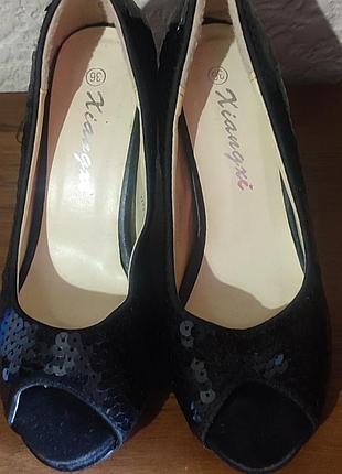 Туфли с открытым носочком для особых случаев 36 г.