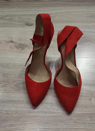 Туфли женские на каблуке