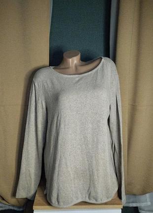 Женская кофта бежевого цвета