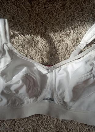 Поддерживающий бюст для 
занятий спортом, без поролона, без косточек, shock absorber, 70e, 65f