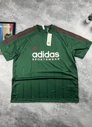 Спортивна футболка adidas