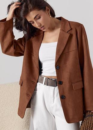 Замшевий жіночий піджак на ґудзиках