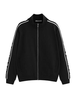 Черный спортивный костюм