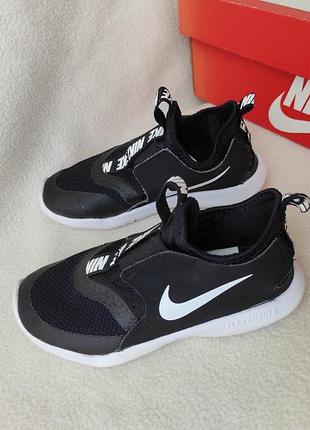 Дитячі кросівки з еластичним верхом nike flex runner р. 27,5 устілка 17, 7 см