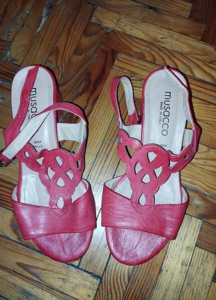 Босоножки vera pella