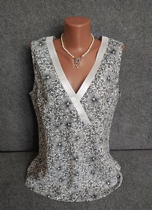 Льняная блуза белого цвета полуприлегающего кроя с цветочным принтом 48-50 размера