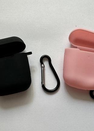 Чехол silicone case с карабином на airpods 1/2