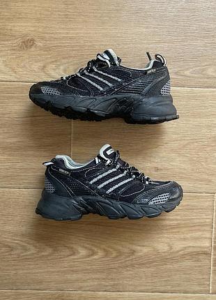 Кроссовки adidas climaproof