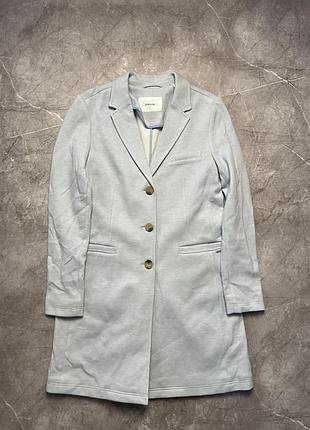 Пальто від бренду opus