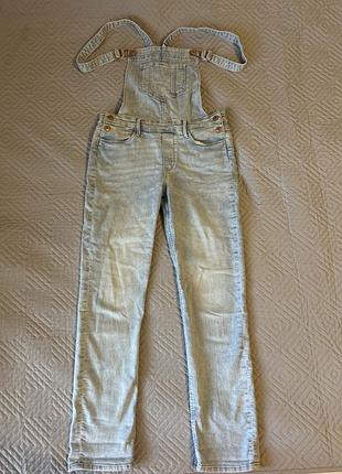 Жіночий джинсовий комбенізон