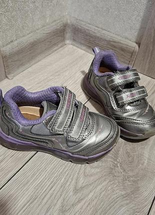 Кроссовки для малышей