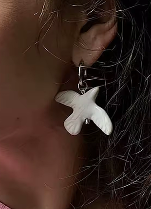 Круглые серьги подвеска белая птицы, голубь, голубка