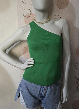 Очень классная зеленая майка на одно плечо