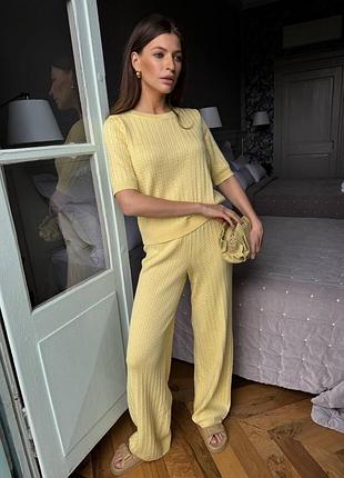 Жіночий костюм