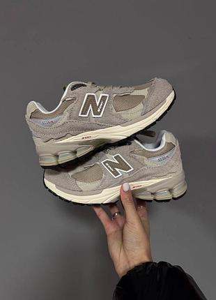 Женские кроссовки new balance 2002r beige / brown premium