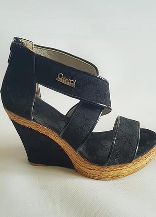 Босоніжки gucci