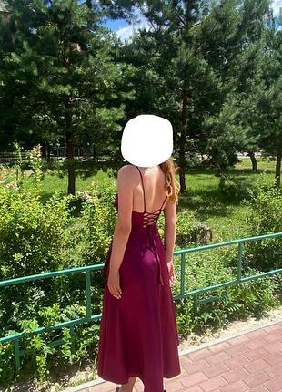 Фіолетова сукня для вечірки або випускного