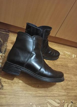 Зимние кожаные женские ботинки