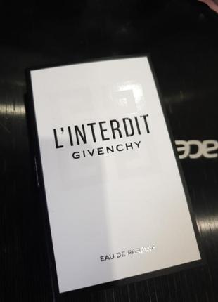 Парфюм от givenchy