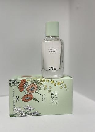 Духи парфум zara lightly bloom запаковані в коробці