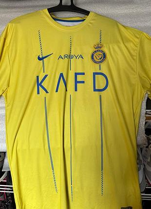 Футболка гарної якості спортивна розміри на фото