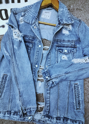 Модный джинсовый пиджак