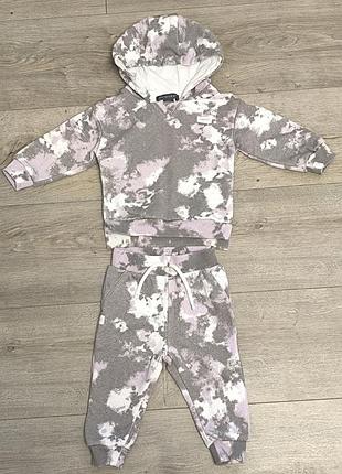 Костюм фирмы primark на девочку 6-9 месяцев