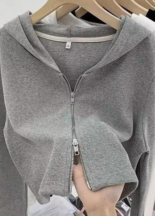 Кроп топ с капюшоном длинный рукав рр 42-48