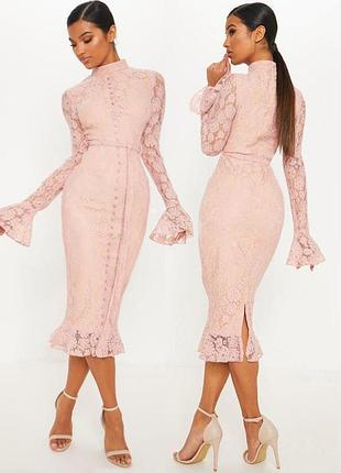 Розпродаж сукня prettylittlething міді мереживна ажурна з ґудзиками-перлинами
