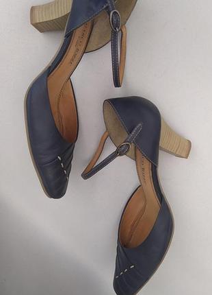 Босоножки женские