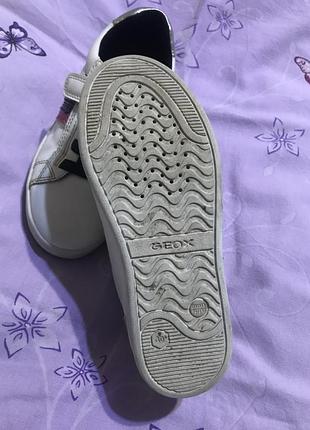 Продаю кроссовки geox 3