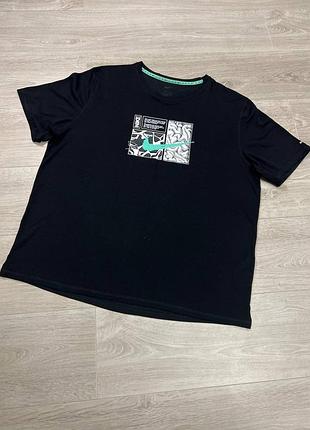 Мужская черная футболка для спорта nike pro