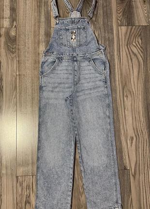 Б/у н&м джинсовий комбінезон на 8-9-10 років